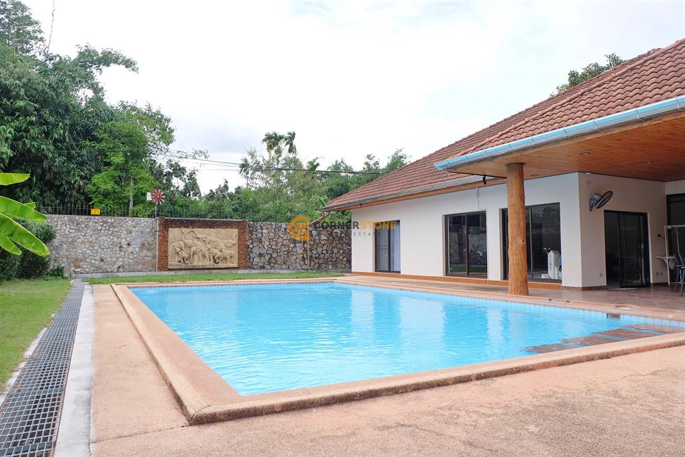 pool villa near Mabprachan Lake East Pattaya with large garden and family living space